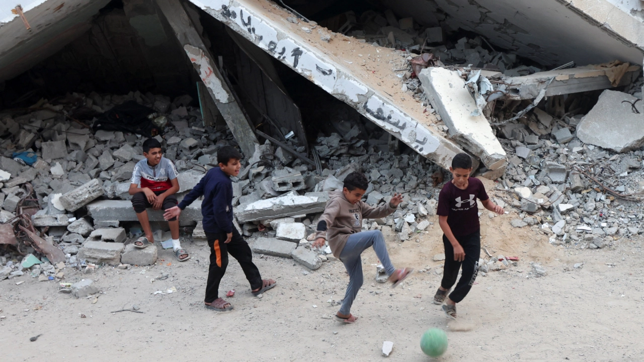 La tregua en Gaza avanza lentamente mientras persiste la violencia entre Israel y Hamás