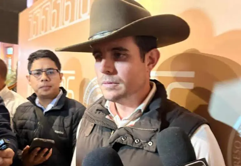 Diputado del movimiento del sombrero respalda a escoltas detenidos de Carlos Manzo