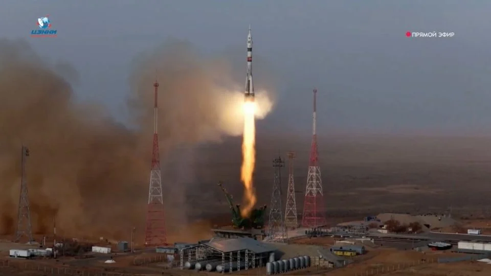 Astronautas de EU y Rusia comparten nave Soyuz para ir a la Estación Espacial Internacional