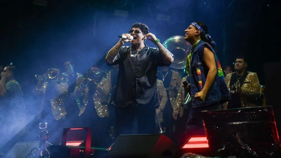 Denuncian a Grupo Firme en La Paz por la interpretación de un «n*rcocorrido» en un concierto