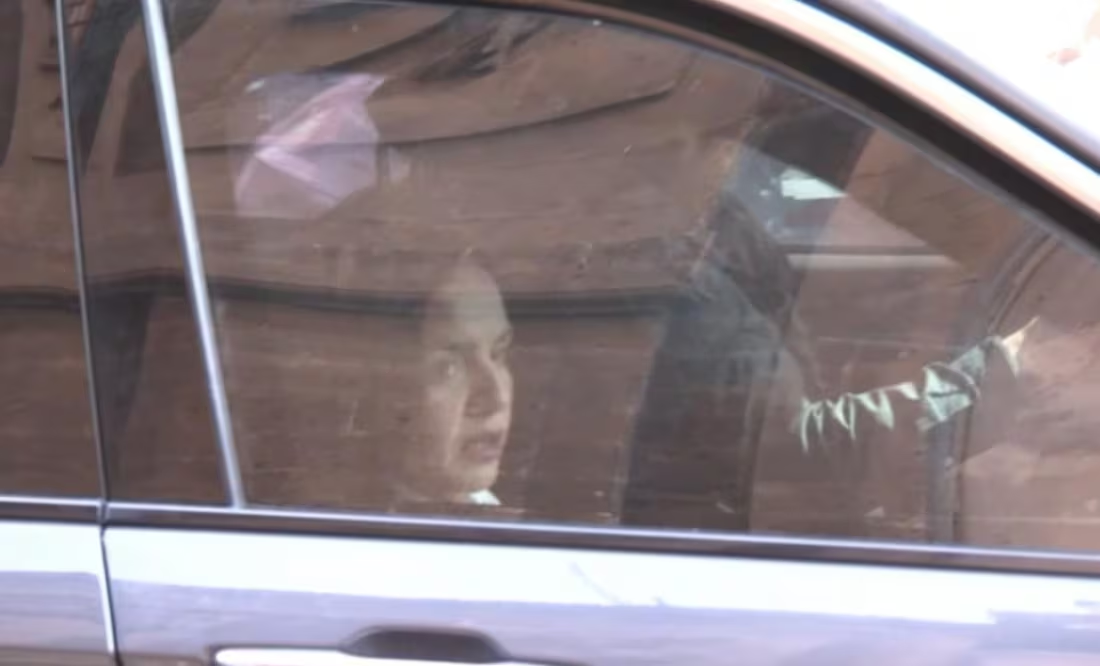 Grecia Quiroz, viuda de Carlos Manzo, llega a Palacio Nacional; se reunirá con Sheinbaum