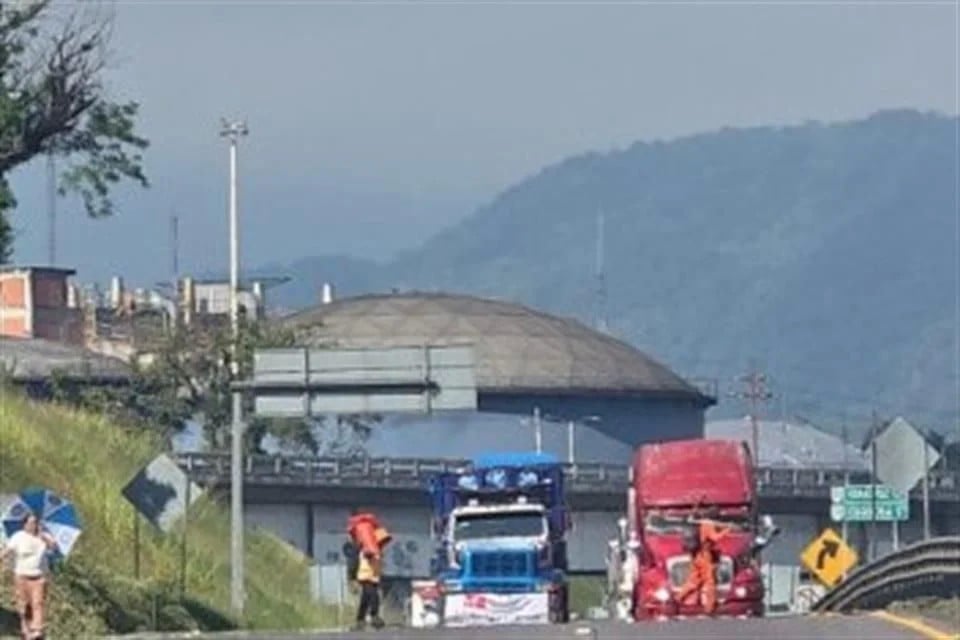 Inician desbloqueos de vías