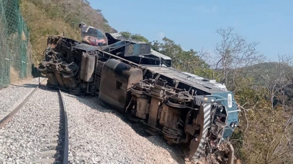 Descarrila Tren Interoceánico; hay 13 muertos y 98 heridos