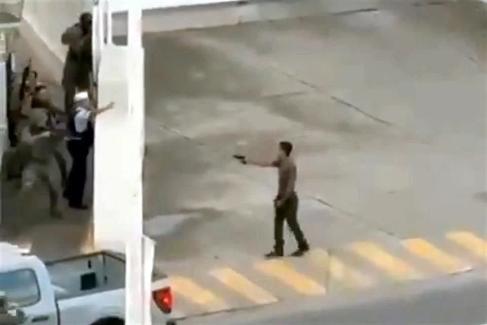 Dispara marino contra sujeto armado en Puerto Vallarta