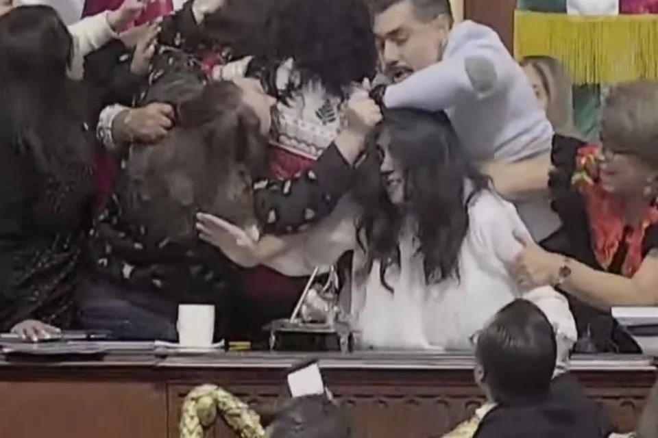 Riñen diputadas al discutir la extinción de InfoCDMX