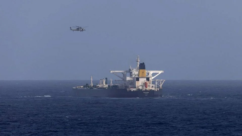 Intercepta EU tercer buque petrolero cerca de Venezuela
