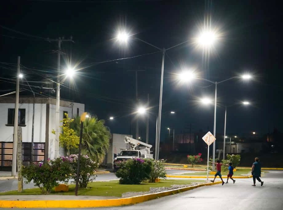 Alumbrado eficiente eleva seguridad y bienestar en RA