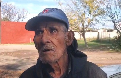 Muere su madre y queda en la calle