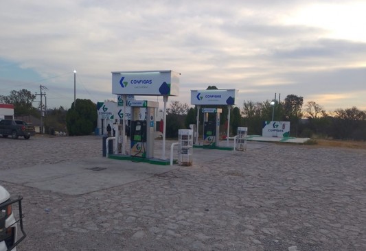 Desmantelan punto de venta ilegal de gasolina