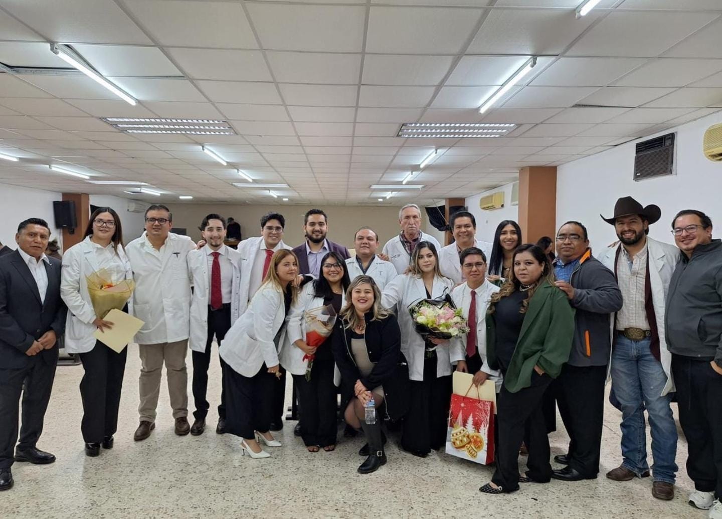 Concluyen pasantes de medicina proceso interno en Nueva Rosita