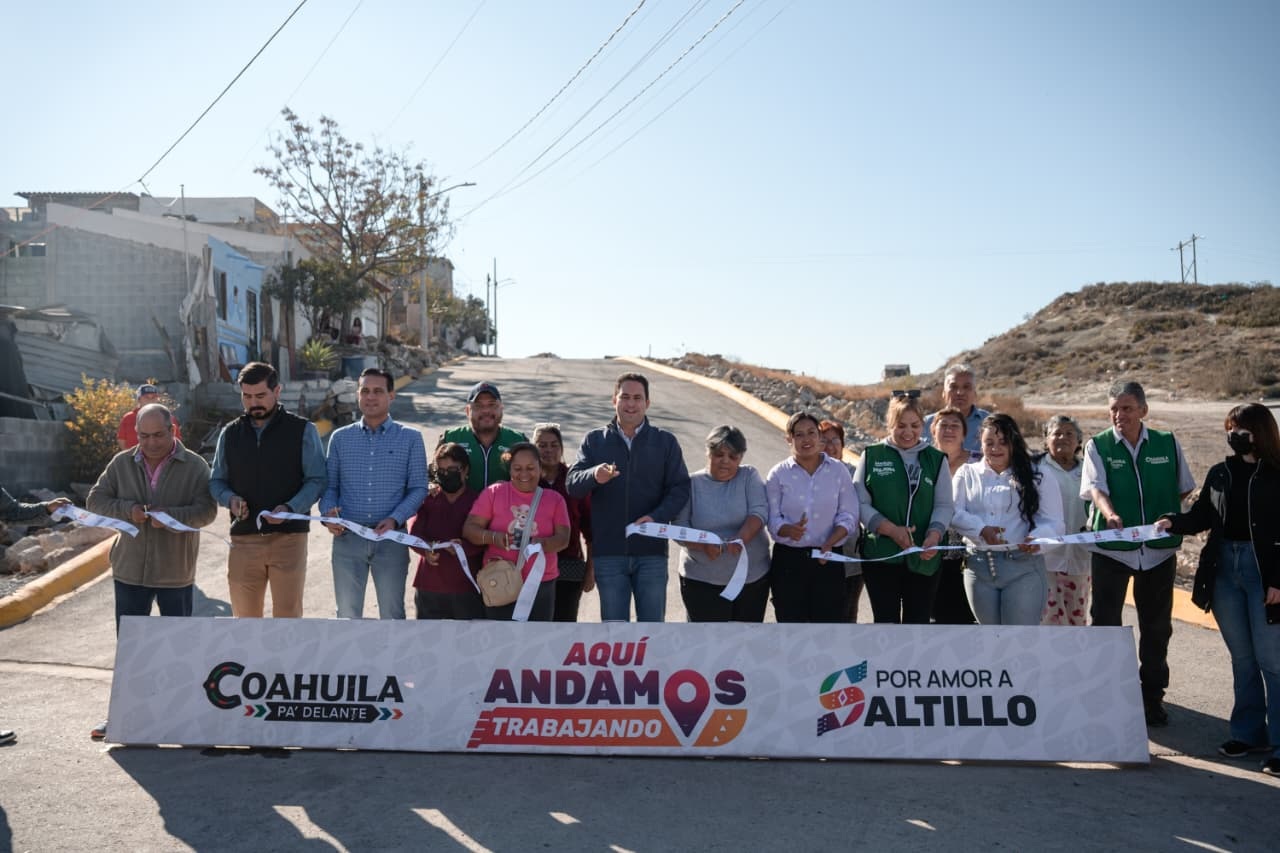 Avanza Javier Díaz con más obras de pavimentación