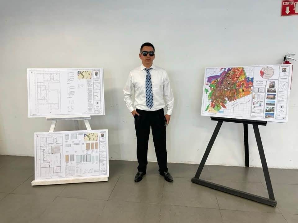 Se gradúa de la UAdeC el primer arquitecto invidente