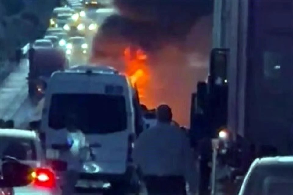 Incendio colapsa autopista Sal-Mty