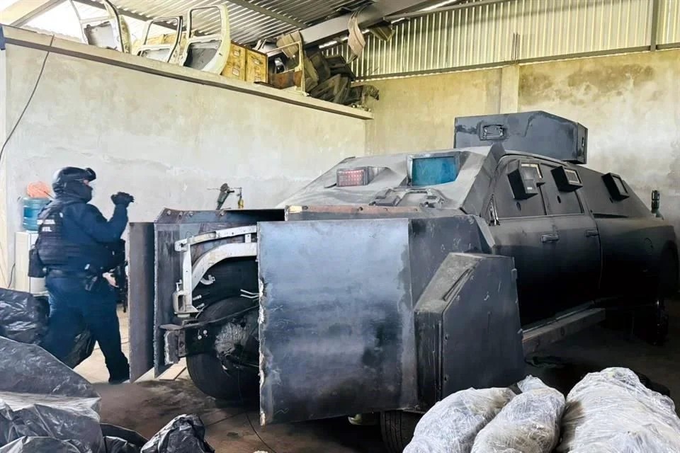 Aseguran en Michoacán taller del narco para autos blindados