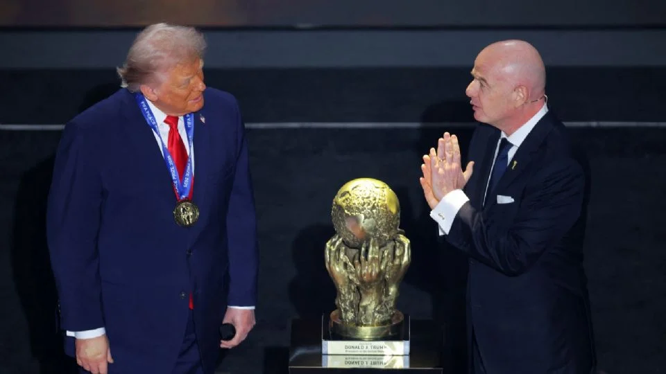 Donald Trump recibe el primer Premio de la Paz de la FIFA: «Es uno de los mayores honores de mi vida»