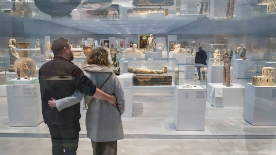 Trabajadores del Louvre irán a huelga ante las condiciones precarias del inmueble y la falta de recursos