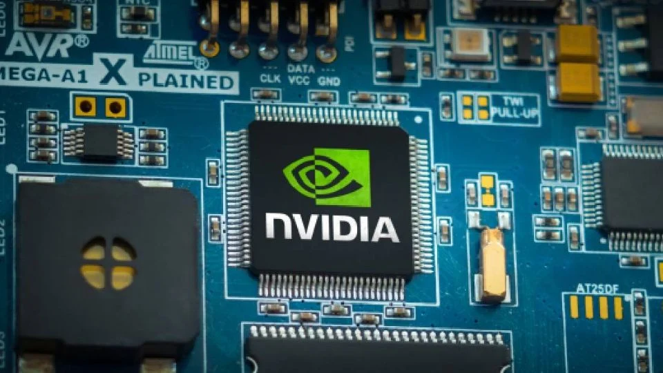 Detienen a dos personas en EU por intentar enviar chips Nvidia de contrabando a China