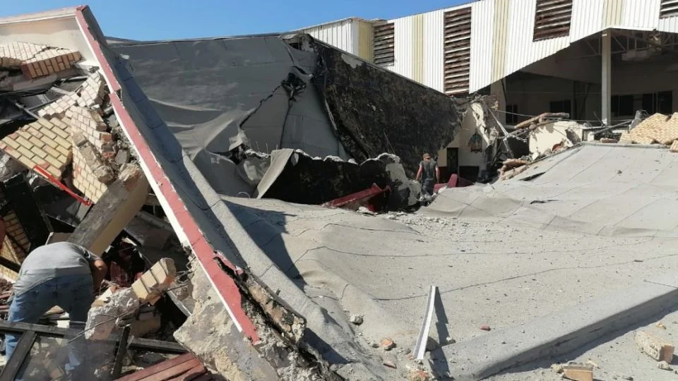 Fallecen al menos tres personas por el derrumbe de un templo hindú al este de Sudáfrica