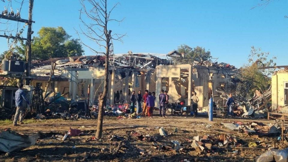 Ejército de Myanmar reconoce que bombardeó un hospital; hay más de 30 m*ertos y 80 heridos