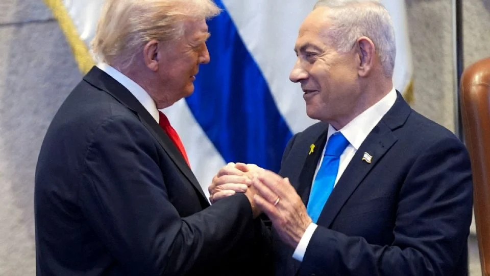 Reportan que Netanyahu pidió apoyo a Trump para obtener el indulto en Israel durante una llamada este lunes