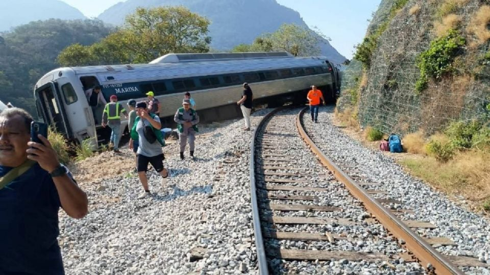 Al menos 15 lesionados por el descarrilamiento del Tren Interoceánico en Oaxaca