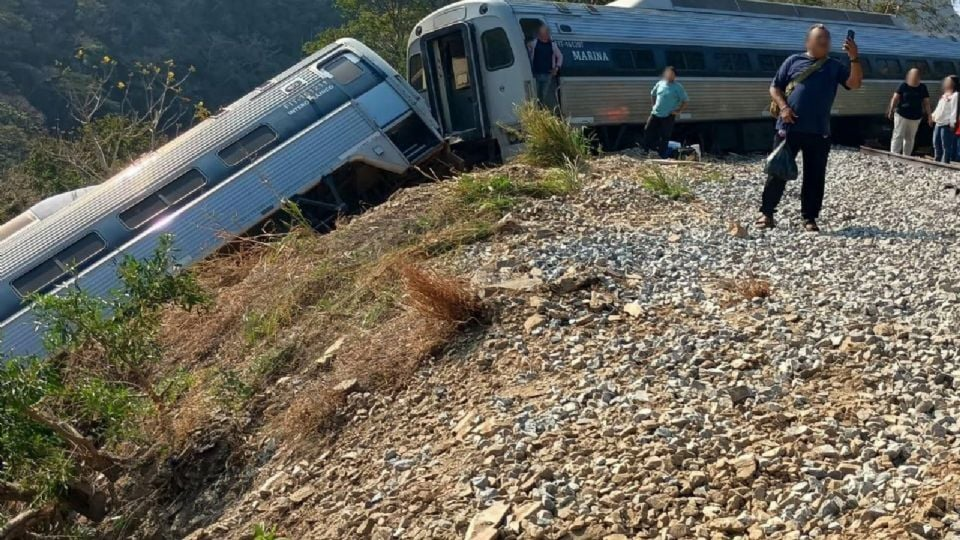 Sheinbaum llega a Oaxaca para reunirse con familias de las víctimas del descarrilamiento del Tren Interoceánico