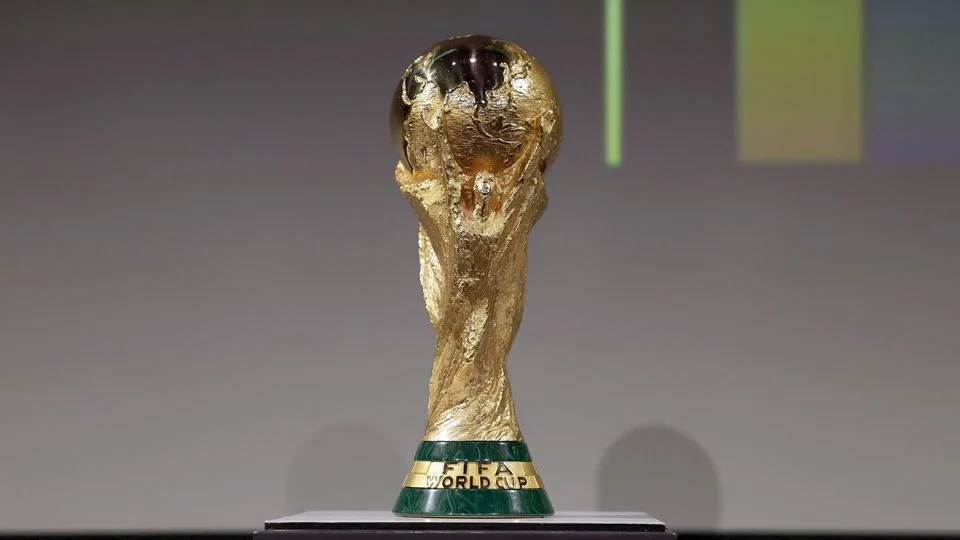Lego lanzará una réplica del trofeo de la Copa del Mundo de tamaño real: saldrá a la venta en marzo de 2026