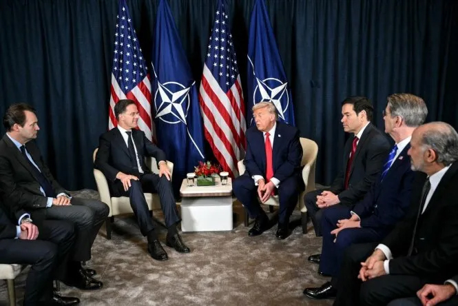 Frena Trump aranceles a tras acuerdo con la OTAN