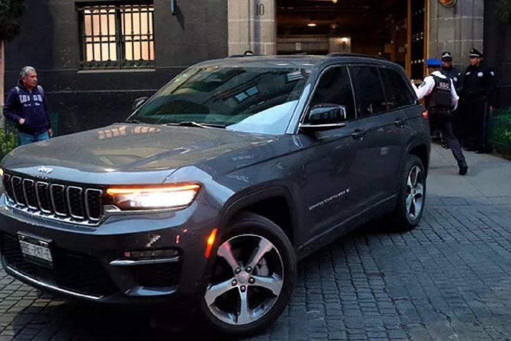 Ministros no usarán camionetas nuevas