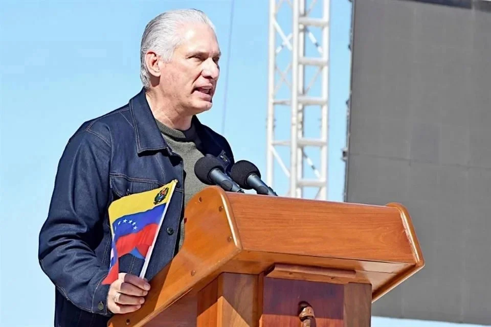 Nadie nos dicta qué hacer, le responde Díaz-Canel