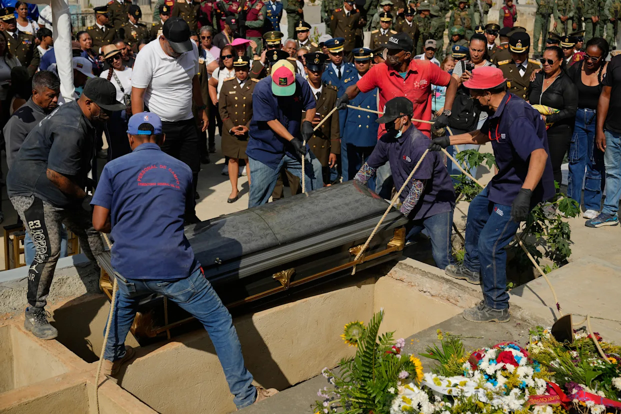 Van 100 muertos tras el ataque de EU a Venezuela