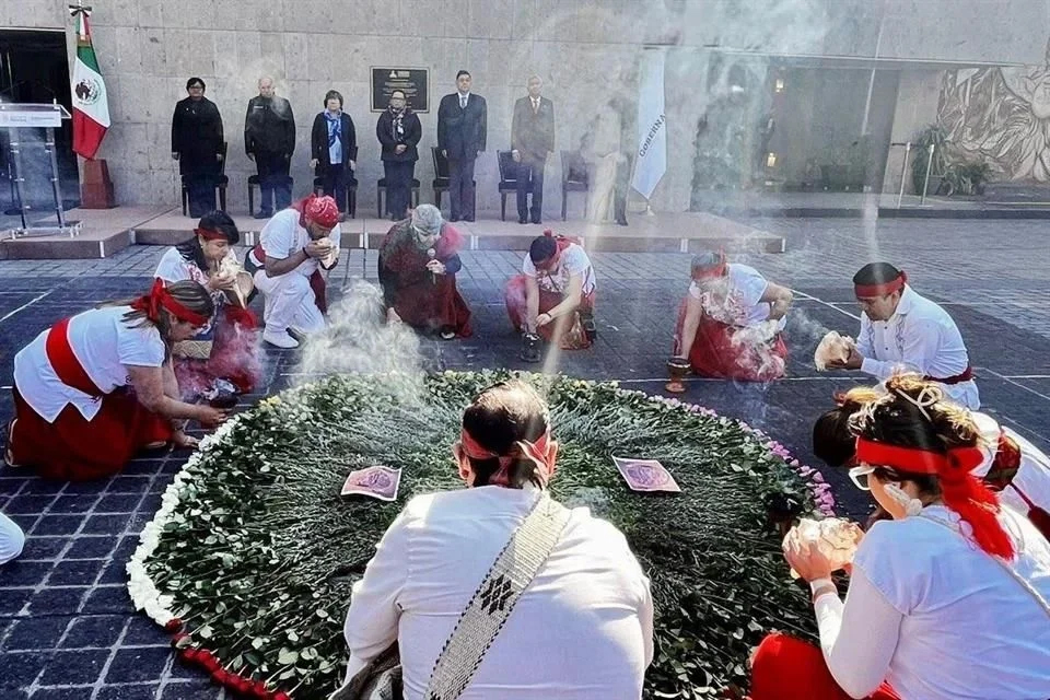 Arranca año Segob con ritual prehispánico de Tlalmanalli