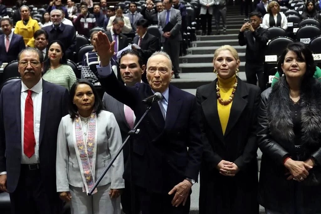 Rinde Gertz Manero protesta como Embajador de Reino Unido