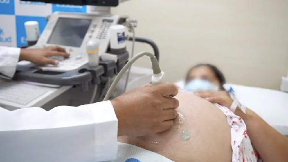 Esta grave menor de 10 años tras dar a luz
