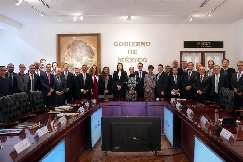 Analiza CSP con banqueros perspectivas económicas
