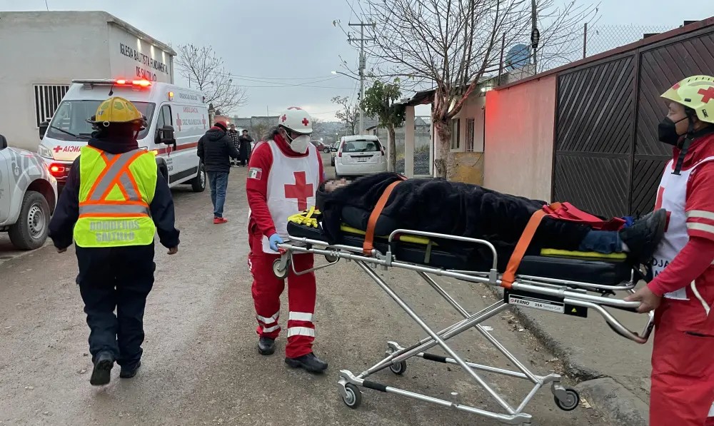 Joven sufre desmayo a seis metros de altura