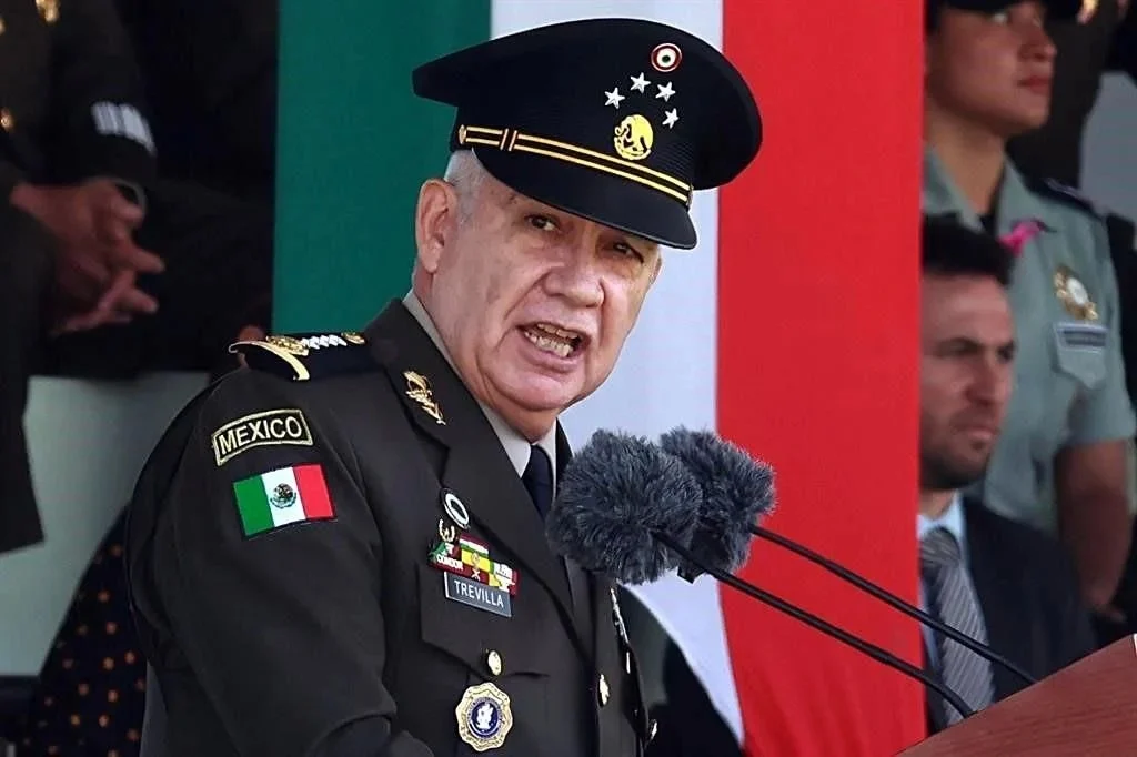 Anuncia Defensa cambio de 3 altos mandos
