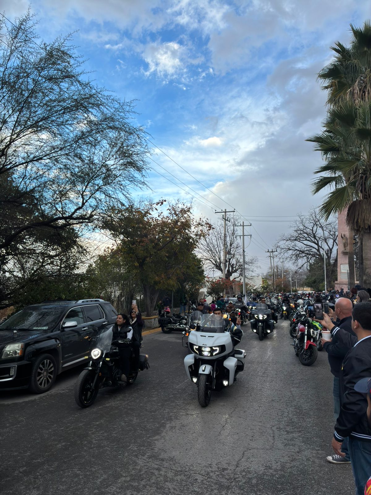 DESFILE BIKER RECORRE EL CENTRO HISTÓRICO DE PARRAS