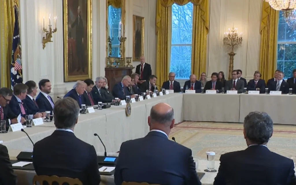 Expresan petroleras escepticismo a Trump sobre Venezuela