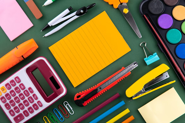 Guía de artículos escolares por nivel educativo
