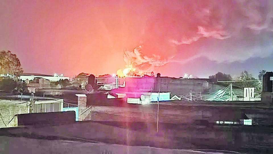 Arde almacén de “huachicol” en Guanajuato