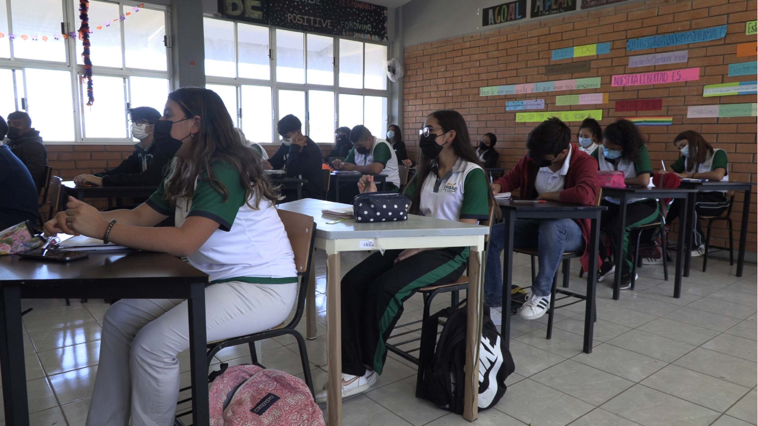Denuncia madre revisión invasiva a hija en prepa