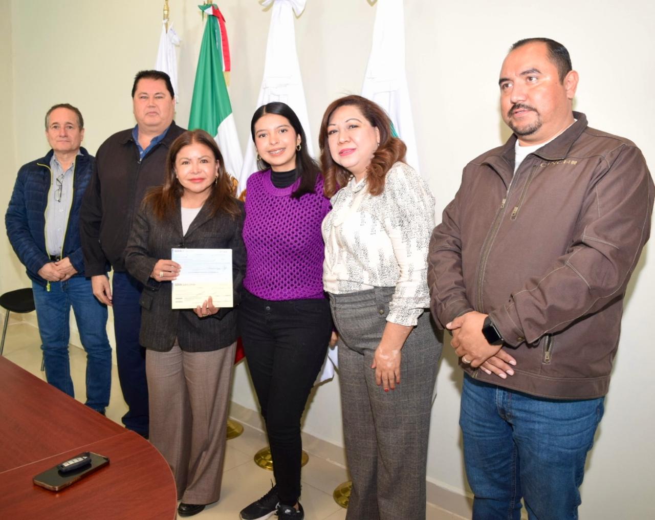 Apoya a universitarios la Fundación Gutiérrez