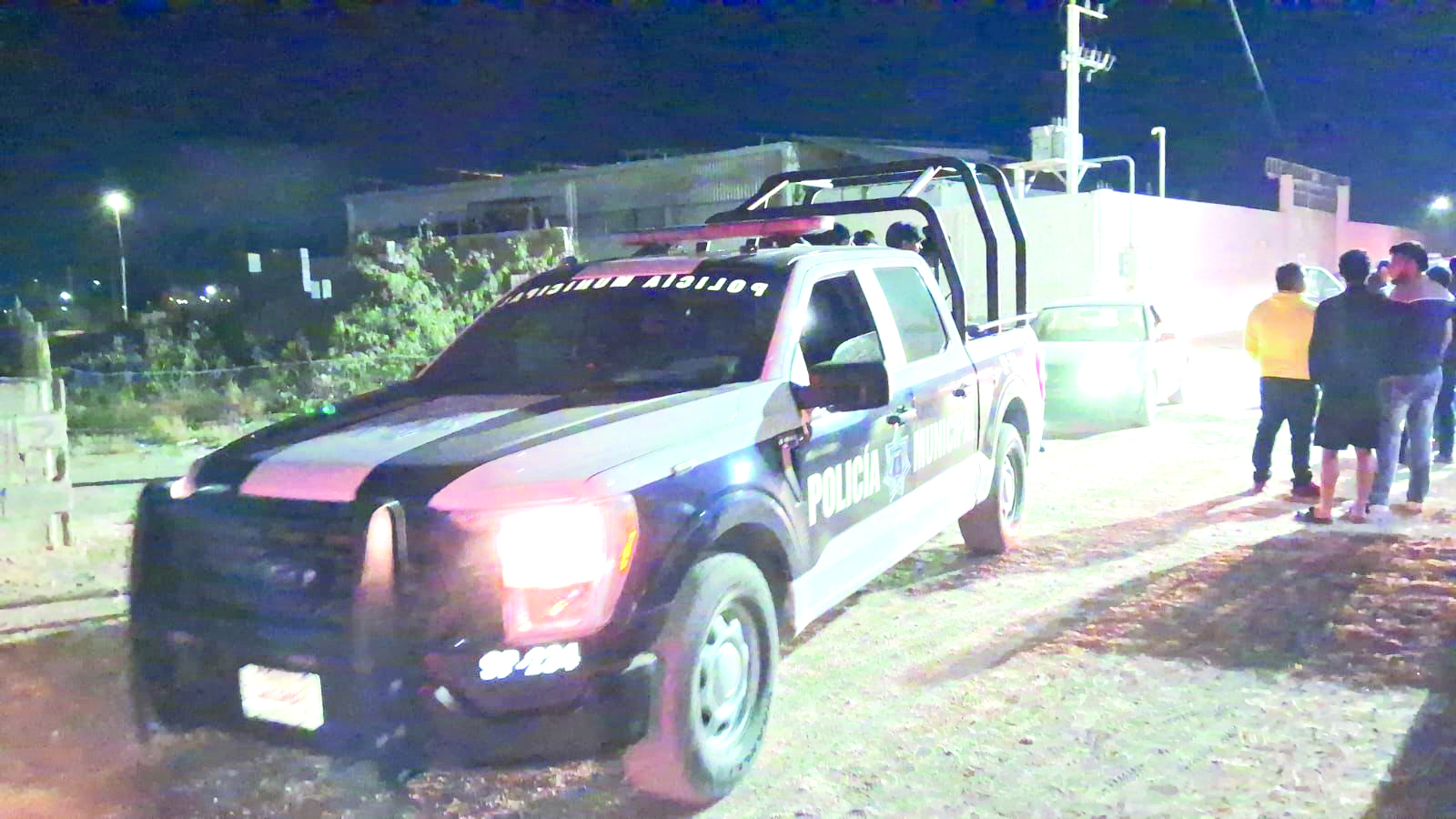 Revientan policías fiesta clandestina