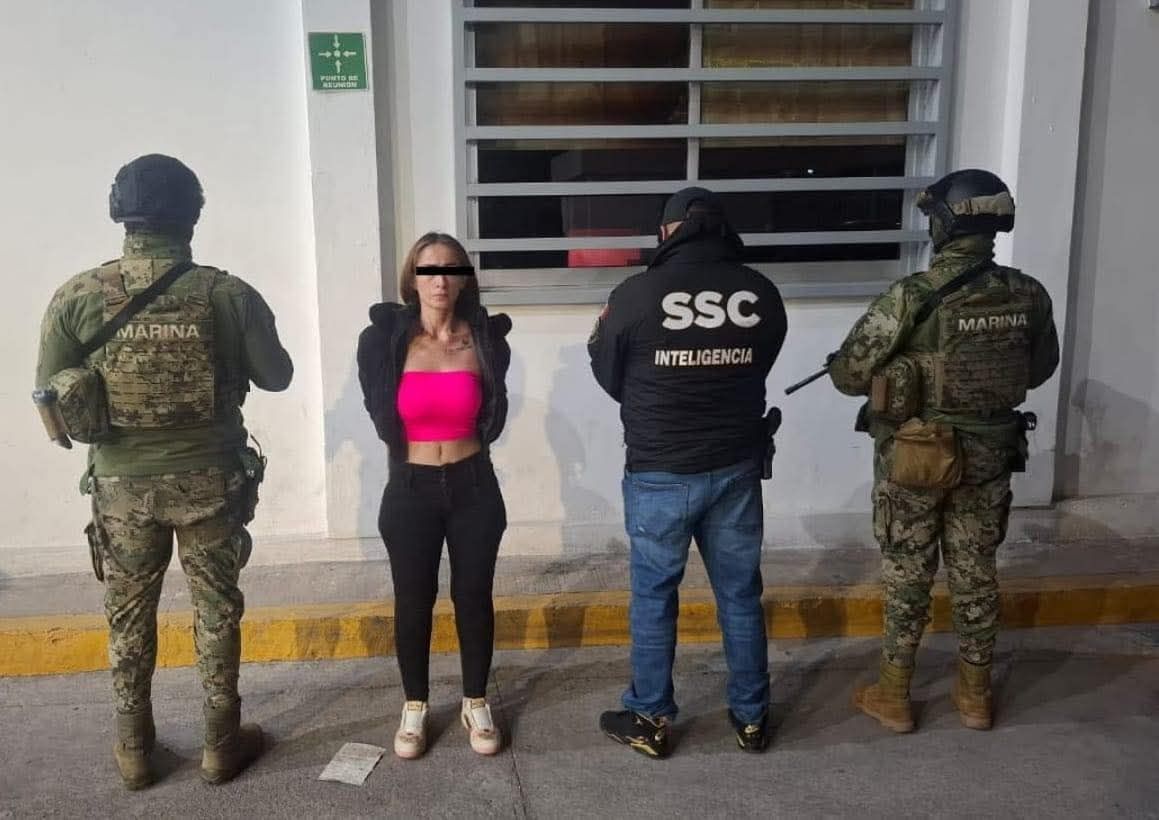 Atienden a mujer lesionada junto a cruce de ferrocarril