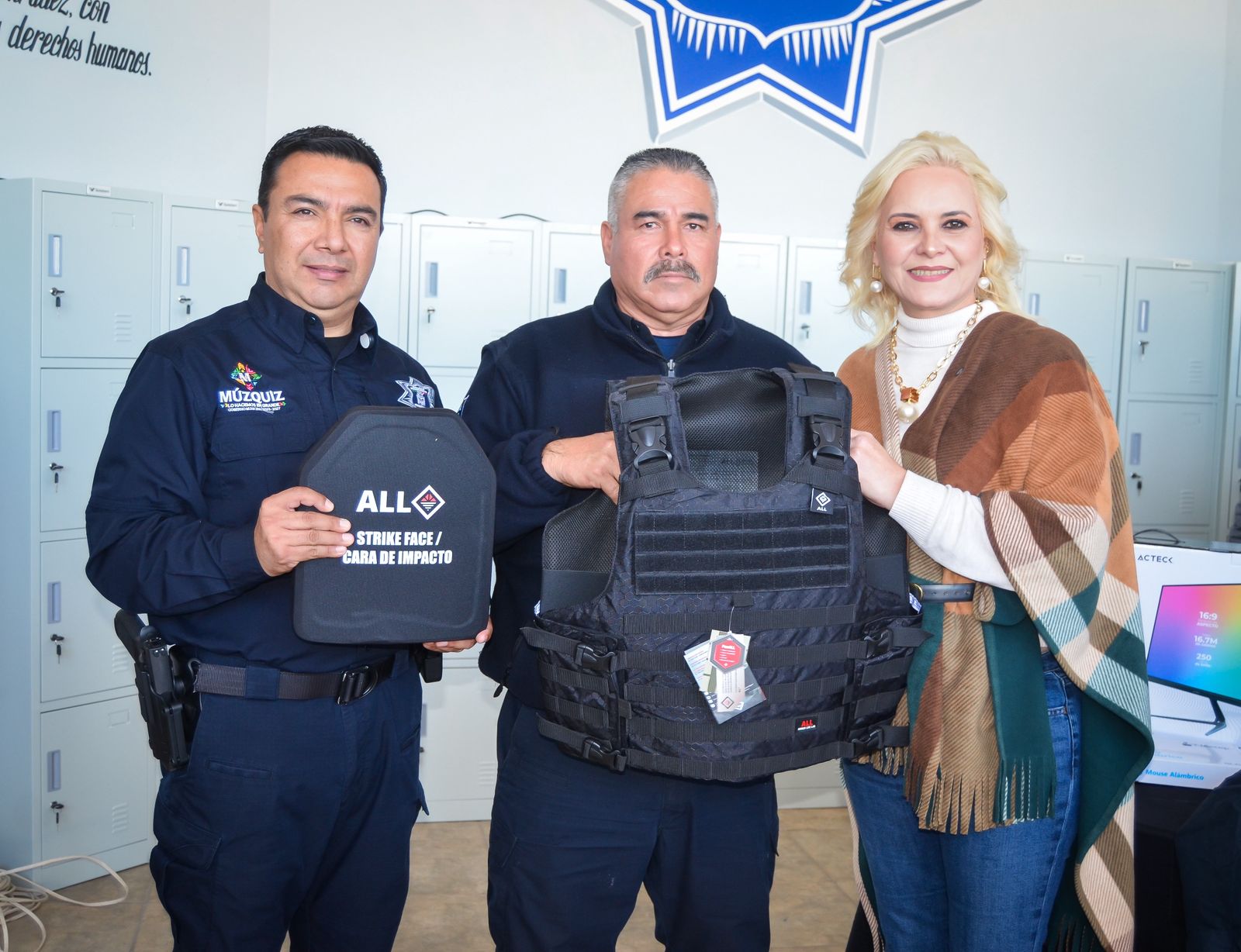 Dignifica Laura a la Policía de Múzquiz