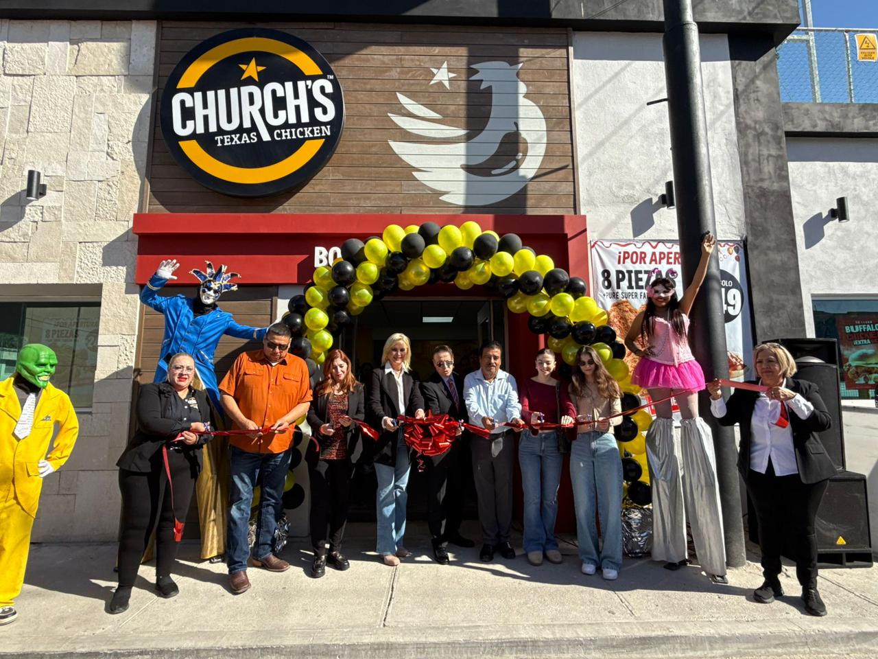 Inaugura Laura nueva franquicia en Múzquiz