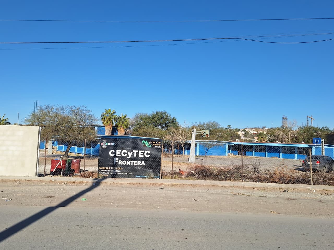 Reparan daños a centros escolares