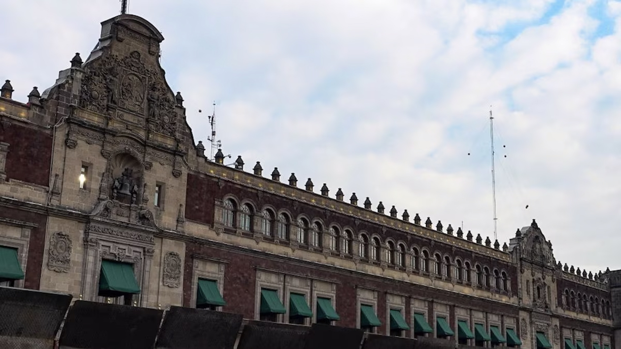 Se reúnen en Palacio, otra vez, por reforma electoral