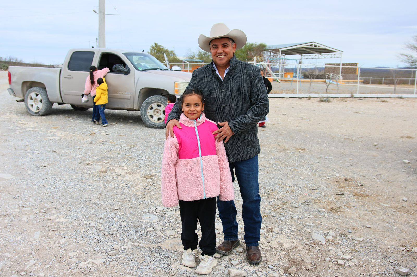 Abriga Chano a población vulnerable de Sabinas